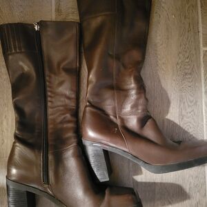Chic Brown Leather Heeled Boots